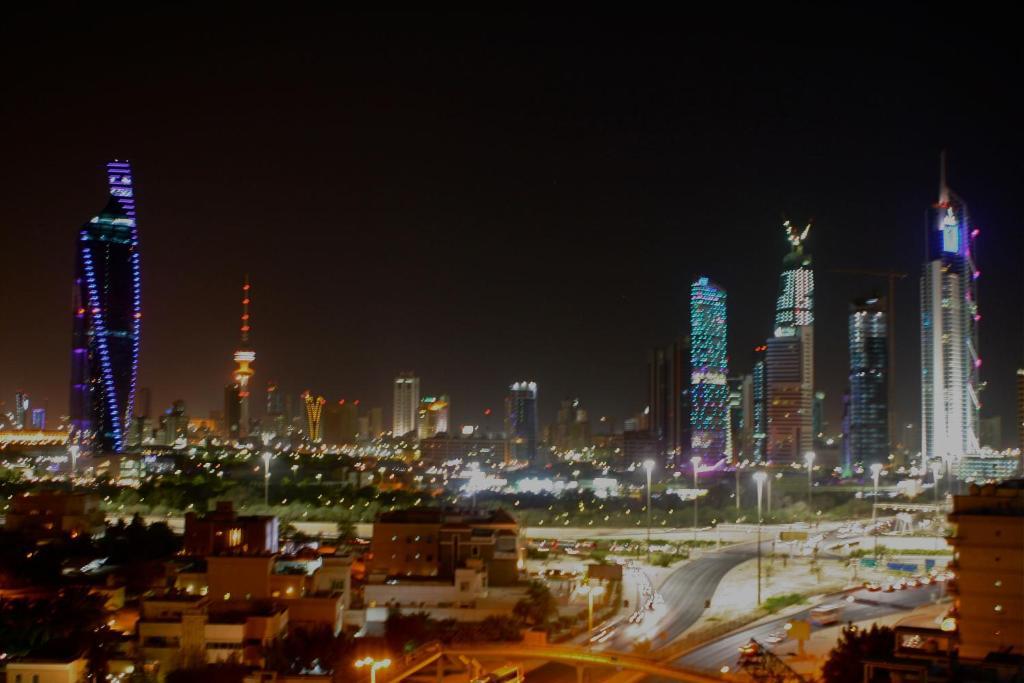 Gulf Continental Suite Kuwait City Esterno foto