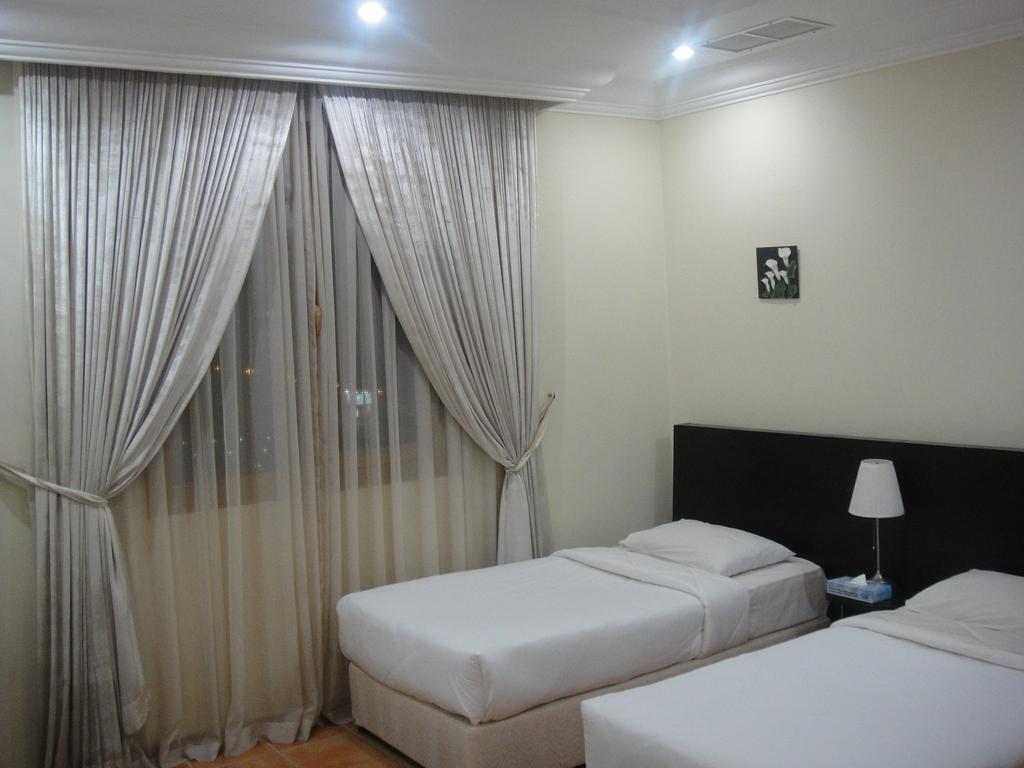 Gulf Continental Suite Kuwait City Esterno foto